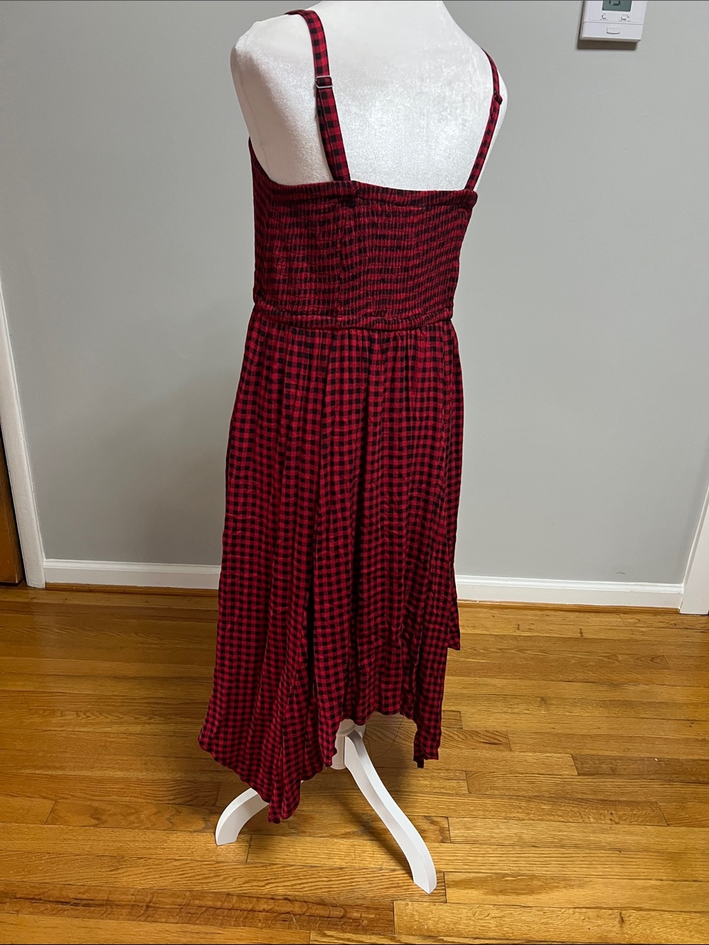 Torrid Red & Black Gingham Smocked Hankie Hem Dress W/ Pockets Size 1 / 1X - Picture 10 of 11